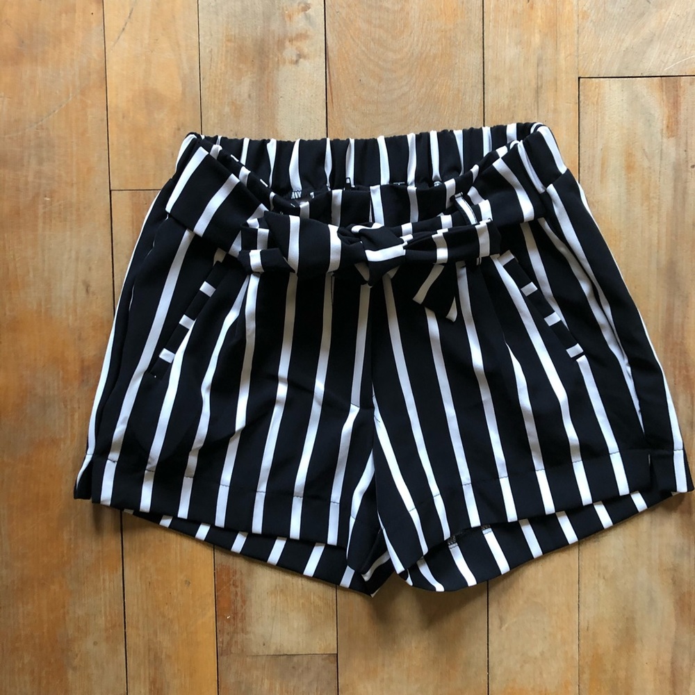 Black and white stripe tie shorts
